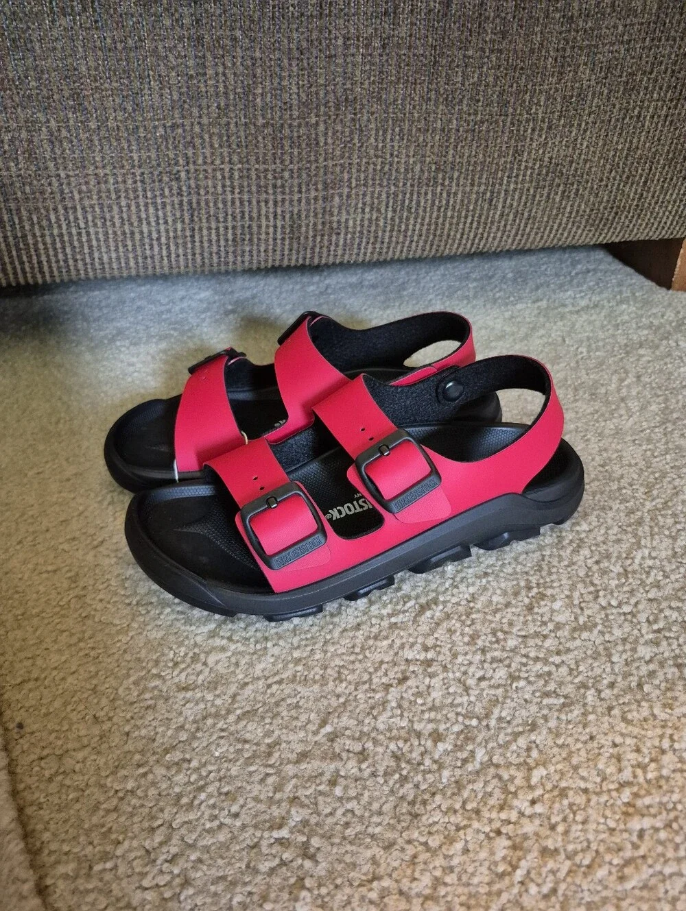 NWT Birkenstock Kids Red Birkenstock Ssndals Size 3, Mogami Birko-Flor